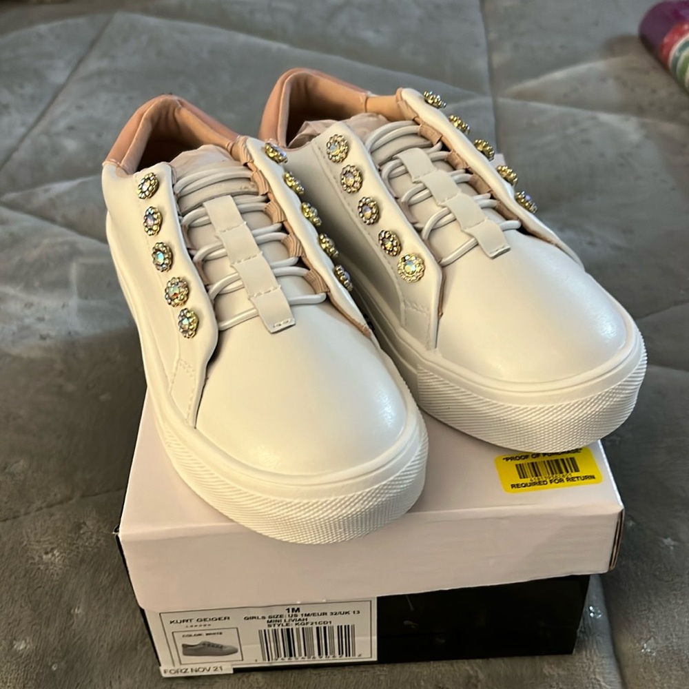 Adorable Kurt Geiger NWT girls size 1 tennis shoes